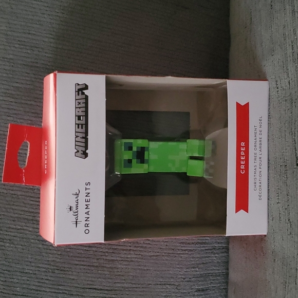 Hallmark Christmas Minecraft Creeper Ornament - Picture 4 of 5